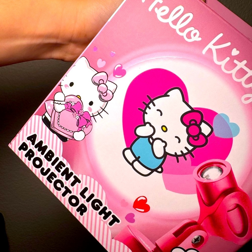 Hello Kitty Ambient Heart Light Projector - Pink